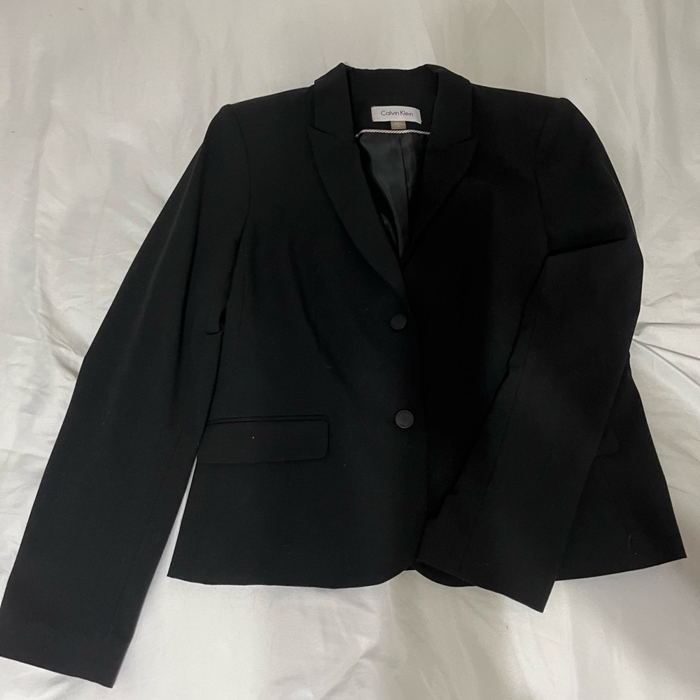 Calvin Klein Women's Elegant Black Suit Jacket